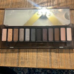 Used urban decay naked smokey palette